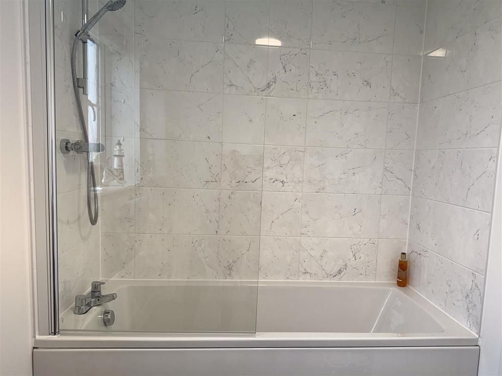Main bathroom