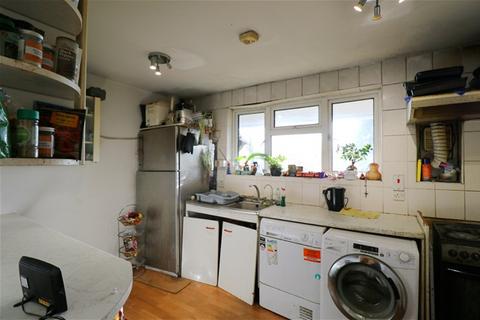 2 bedroom flat for sale, The Ridings, Ealing, London