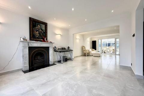 4 bedroom detached house for sale, Turnpike Drive, Warden Hills, Luton, LU3 3RF