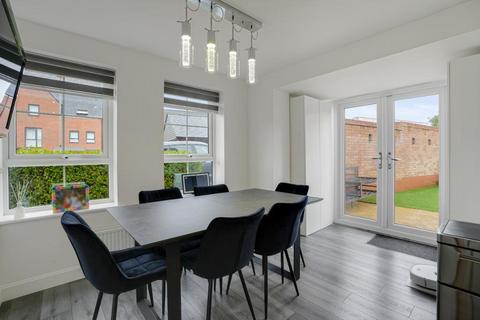 4 bedroom semi-detached house for sale, Brooklands, Milton Keynes MK10