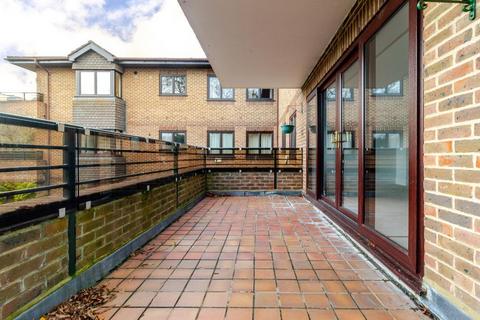 undefined, Lynn Court, Whyteleafe Hill, Caterham, CR3 0AU