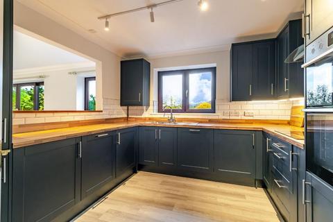undefined, Lynn Court, Whyteleafe Hill, Caterham, CR3 0AU