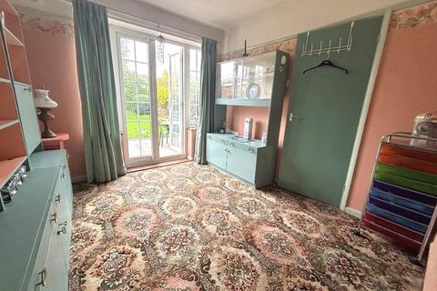 3 bedroom semi-detached house for sale, Farley Hill, Luton LU1