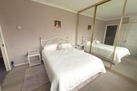 3 bedroom semi-detached house for sale, Farley Hill, Luton LU1