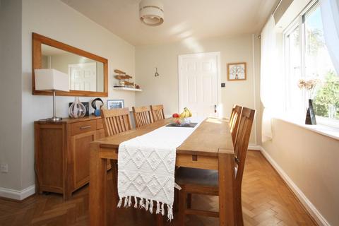 undefined, Garreglwyd, Benllech, Tyn-y-Gongl, Isle of Anglesey, LL74