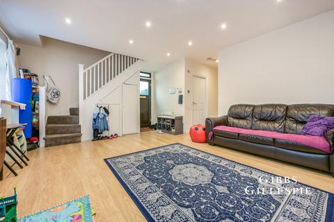 3 bedroom bungalow for sale, Alandale Drive, Pinner