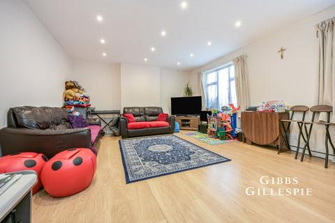 3 bedroom bungalow for sale, Alandale Drive, Pinner