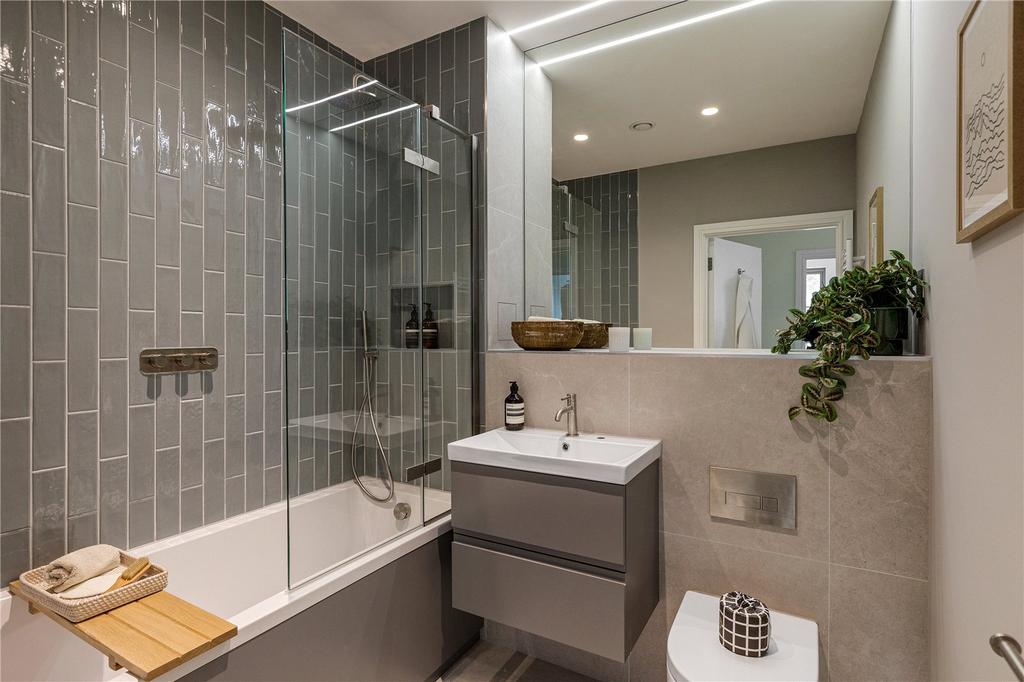 Main Bathroom