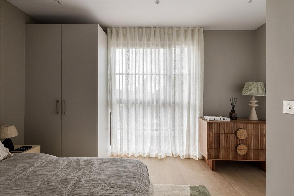 Bedroom Master