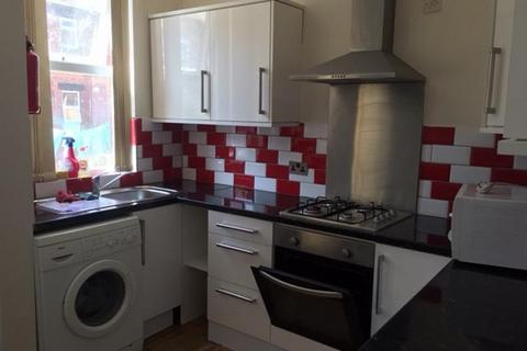 6 bedroom house to rent, Brudenell Mount, Leeds LS6