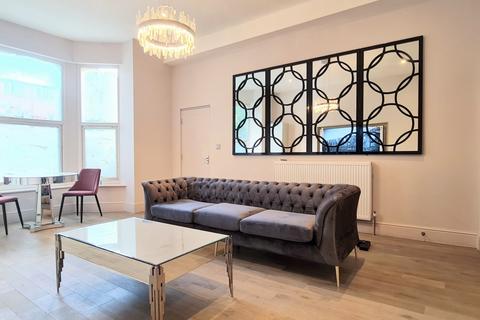 2 bedroom flat to rent, Kensington Terrace, Leeds LS6