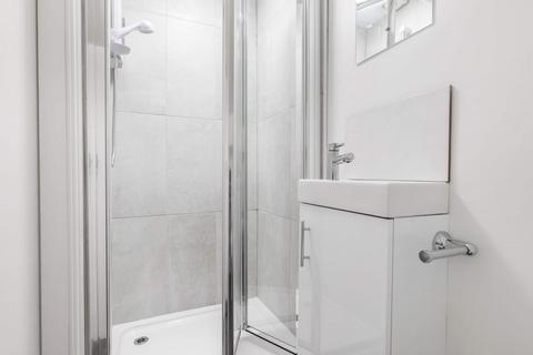 6 bedroom house to rent, Delph Lane, Leeds LS6