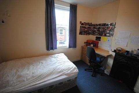 3 bedroom house to rent, Ashville Grove, Leeds LS6