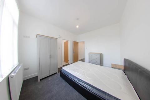 6 bedroom house to rent, Royal Park Avenue, Leeds LS6