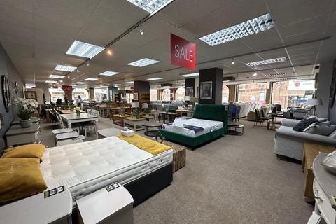 Retail property (high street) to rent, Town Ln Newport PO30 1AR