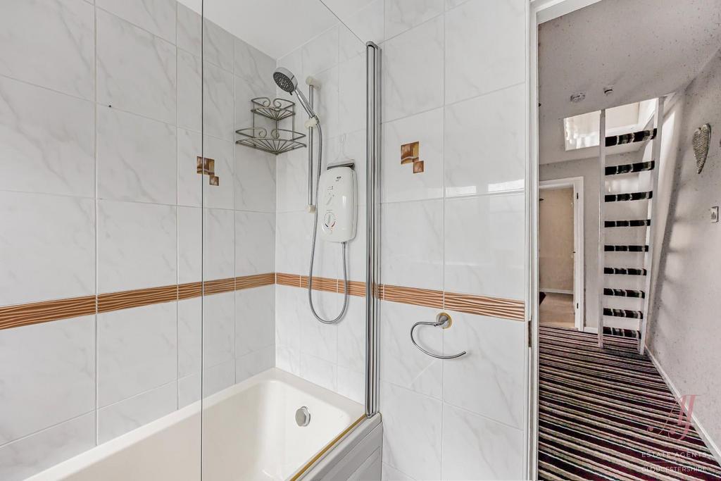 31 64335 watermarked.jpg