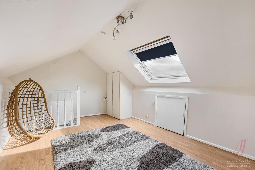 33 64335 watermarked.jpg