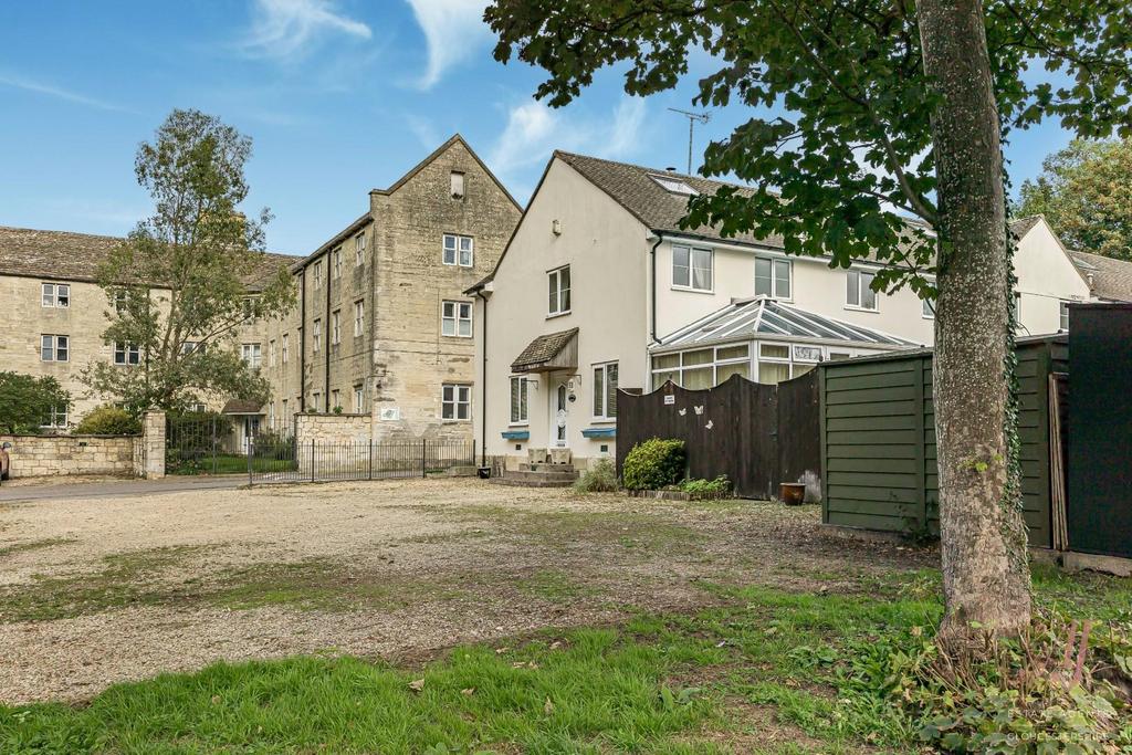 23 64335 watermarked.jpg