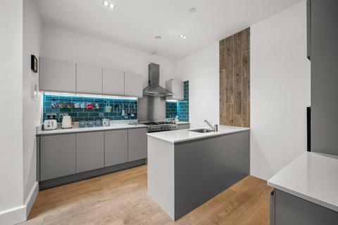 2 bedroom terraced house for sale, Wellesley Road, London SE18