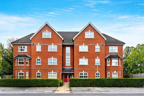 3 bedroom flat for sale, St. Francis Close, Crowthorne RG45