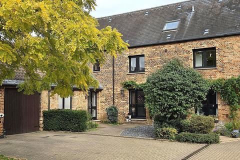 4 bedroom townhouse for sale, Clare Court, Sandy SG19