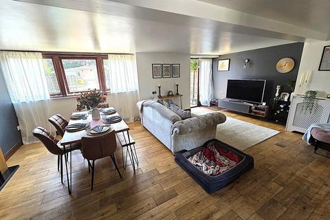 4 bedroom barn conversion for sale, Clare Court, Sandy SG19