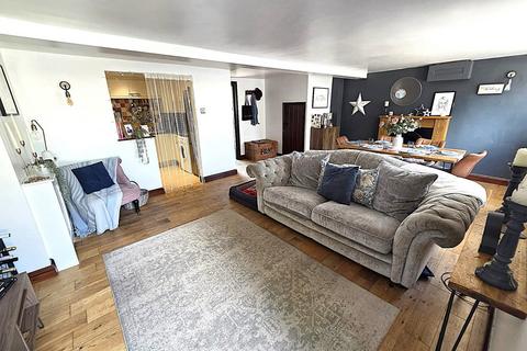 4 bedroom barn conversion for sale, Clare Court, Sandy SG19