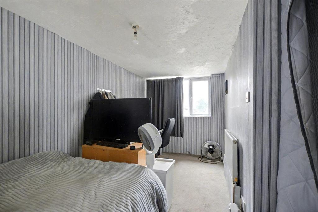 Bedroom 4 2.jpeg