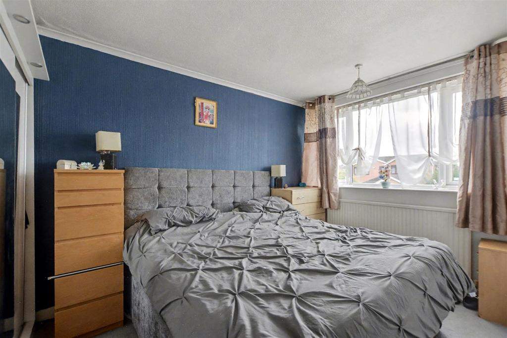 Bedroom 1 1.jpeg