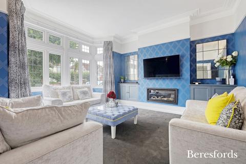 6 Waldegrave Gardens, Upminster, RM14 1UR