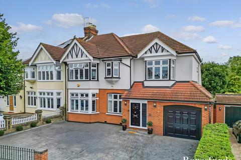 6 Waldegrave Gardens, Upminster, RM14 1UR