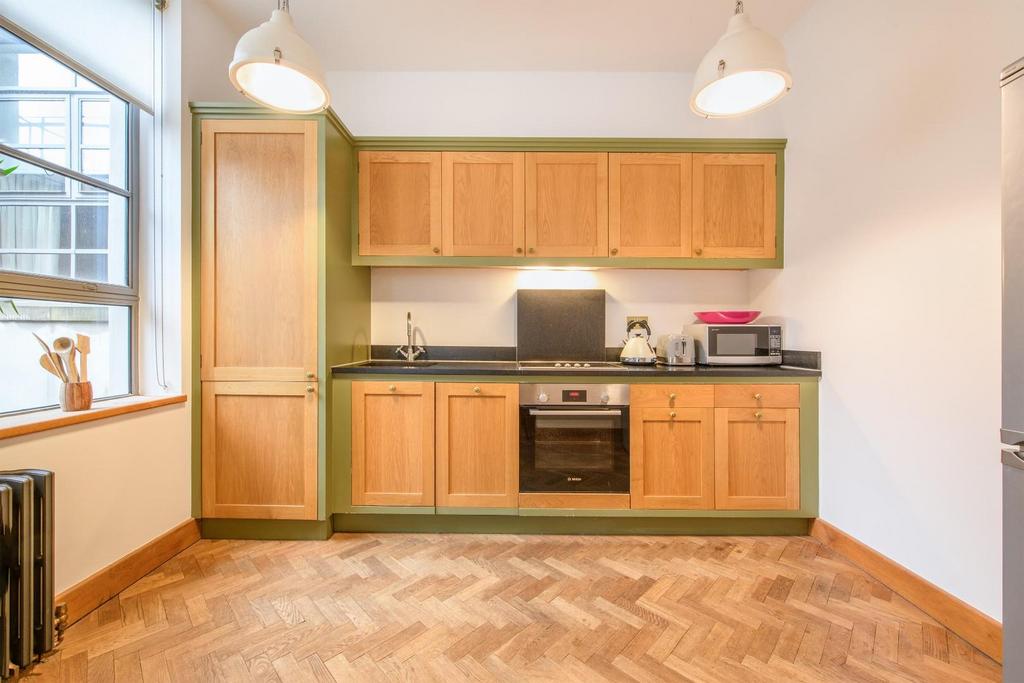 Kitchen (1).jpg