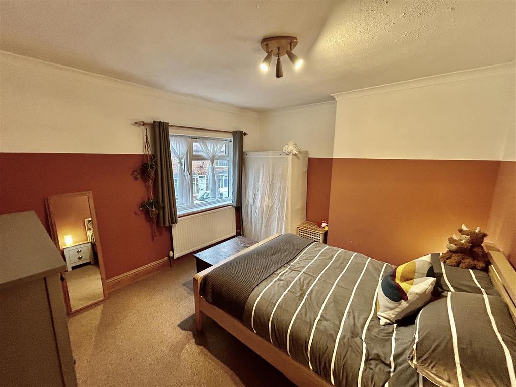 Bed1.JPG