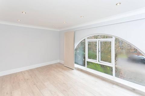 1 bedroom flat for sale, Cedar Wood Drive, Watford, WD25