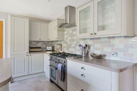 5 bedroom detached house for sale, Wilderness Road, Oxted RH8