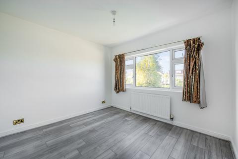 46 Warwick Avenue, Harrow, HA2 8RD