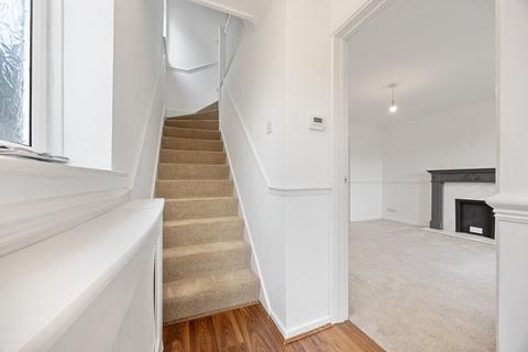 undefined, Clos Creyr, Pontypridd CF38
