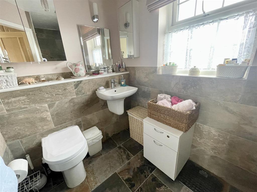Toilet.jpg