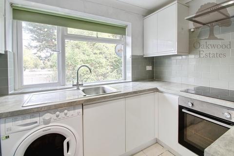 2 bedroom maisonette to rent, Westland Close, Stanwell TW19