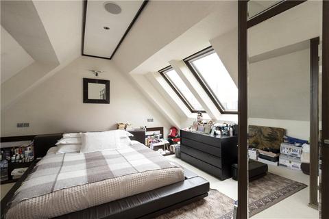 3 bedroom flat for sale, William Morris Way, London, SW6
