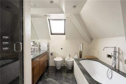 3 bedroom flat for sale, William Morris Way, London, SW6