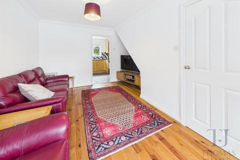 3 bedroom semi-detached house for sale, Samson Court, Ruddington, Nottingham