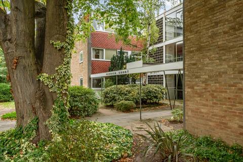 Parkleys, Richmond, TW10