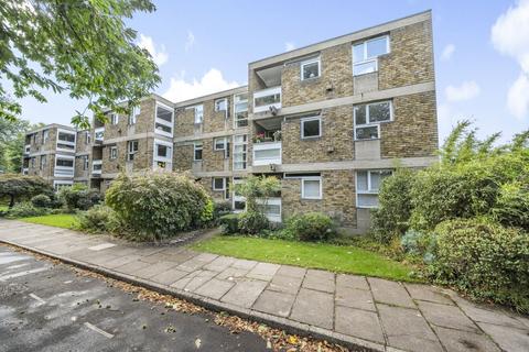 Langham House Close, Richmond, TW10