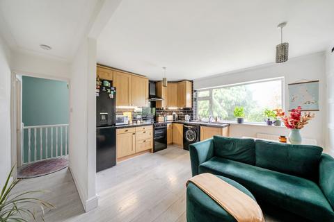 1 bedroom flat for sale, Gresham Avenue, Warlingham CR6