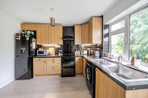 1 bedroom flat for sale, Gresham Avenue, Warlingham CR6