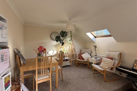 2 bedroom apartment to rent, Nyton Road, Chichester PO20