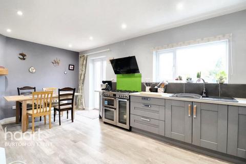 72 Suffolk Road, Burton-on-trent, DE15 9HS