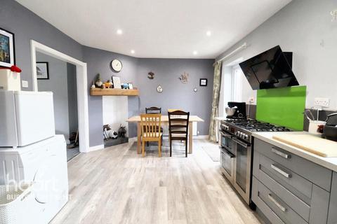 72 Suffolk Road, Burton-on-trent, DE15 9HS