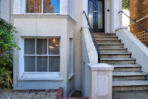 undefined, Gravesend DA11